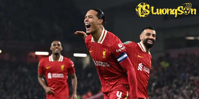 Thắng lợi 4 sao của Lữ đoàn đỏ in đậm dấu ấn của Virgil van Dijk